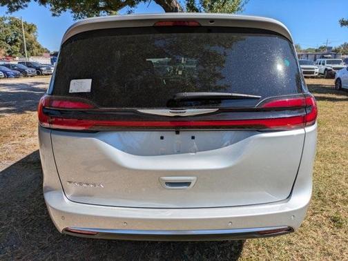 2026 Chrysler Pacifica Pinnacle