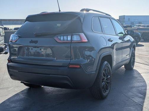 2023 Jeep Cherokee Altitude Lux