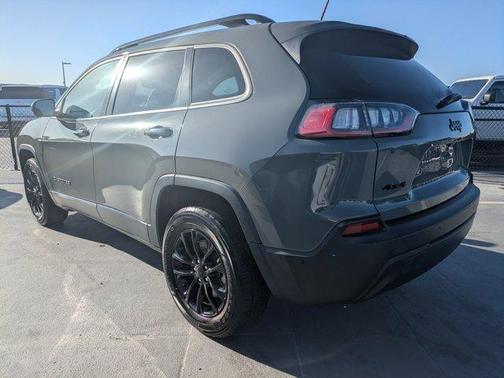 2023 Jeep Cherokee Altitude Lux