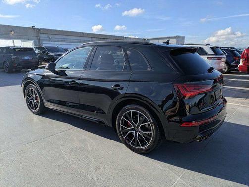 Mythos Black Metallic 2024 Audi SQ5 3.0T Premium Plus
