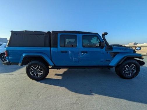 2023 Jeep Gladiator Sport