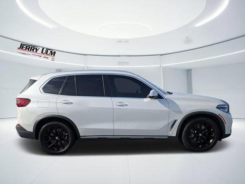 Mineral White Metallic 2023 BMW X5 sDrive40i