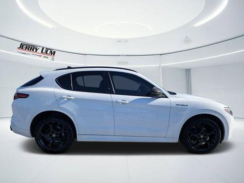 Alfa White 2023 Alfa Romeo Stelvio Ti