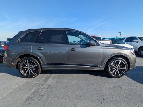 2025 Audi Q7 45 Premium Plus