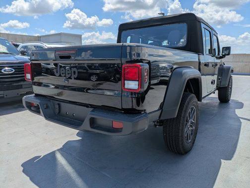 2024 Jeep Gladiator Sport