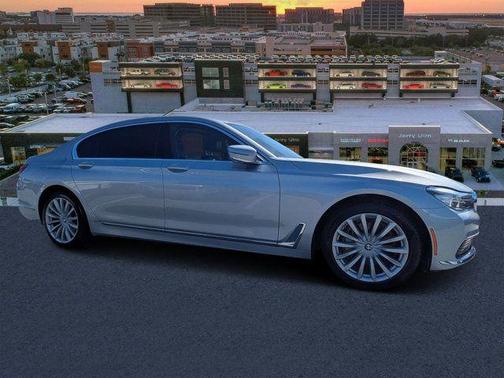 Glacier Silver Metallic 2019 BMW 740 i