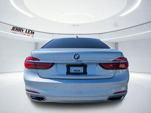 Glacier Silver Metallic 2019 BMW 740 i