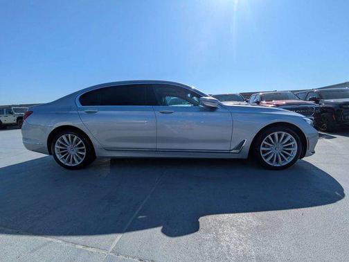 Glacier Silver Metallic 2019 BMW 740 i