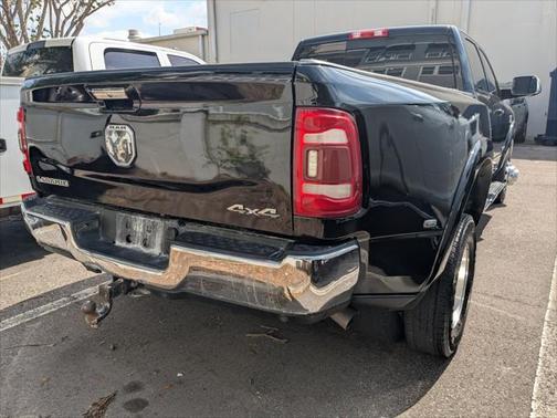 2020 RAM 3500 Laramie Crew Cab 4x4 8 Box
