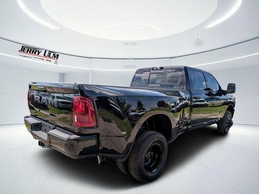 Diamond Black 2026 RAM 3500 Big Horn