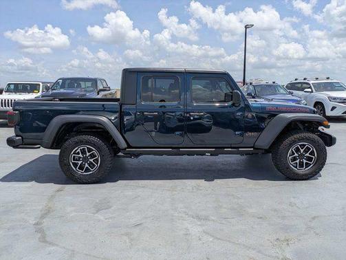 Fathom Blue Pearlcoat 2025 Jeep Gladiator Rubicon