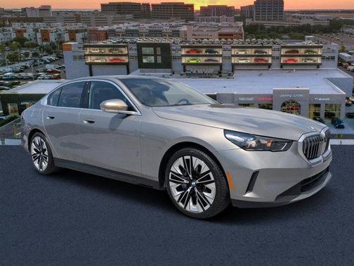 2025 BMW 540 i xDrive