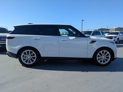 2025 Land Rover Range Rover Sport P360 SE