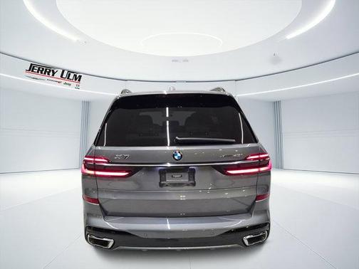 Gray Metallic 2023 BMW X7 xDrive40i