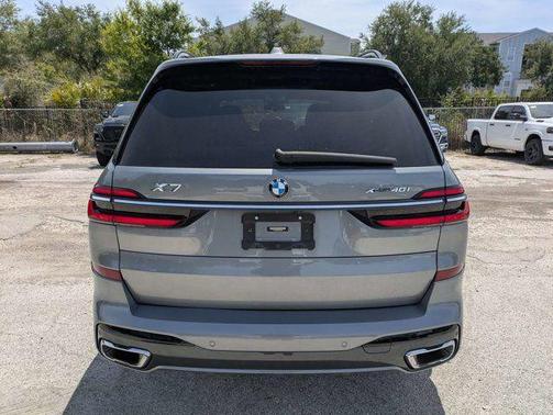 Gray Metallic 2023 BMW X7 xDrive40i
