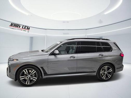 Gray Metallic 2023 BMW X7 xDrive40i