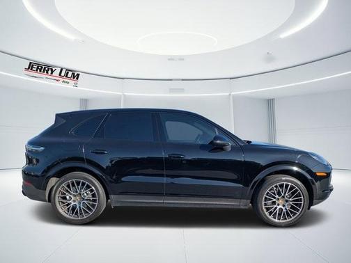 2023 Porsche Cayenne Base (Tiptronic)