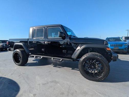 2020 Jeep Gladiator Sport