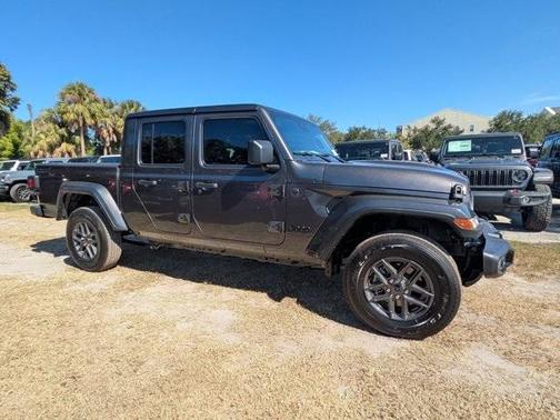 2025 Jeep Gladiator Sport