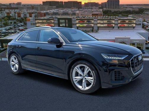 Mythos Black Metallic 2023 Audi Q8 55 Prestige