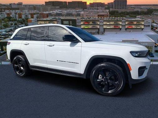 2024 Jeep Grand Cherokee Laredo