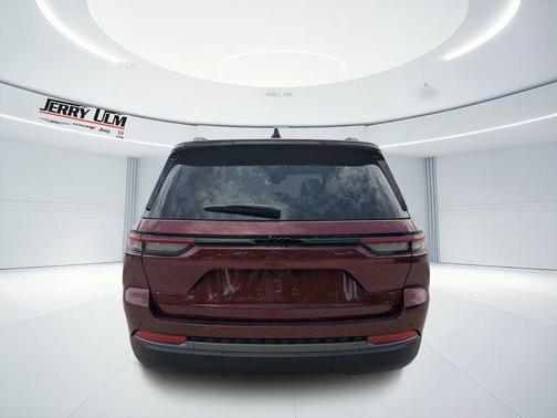 Velvet Red Pearlcoat 2026 Jeep Grand Cherokee Laredo