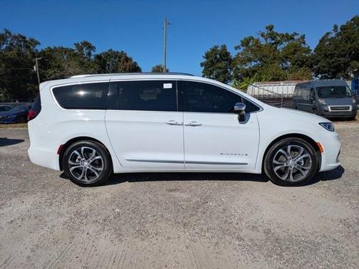 2026 Chrysler Pacifica Pinnacle