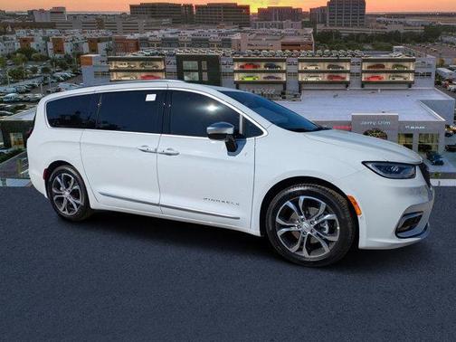 2026 Chrysler Pacifica Pinnacle