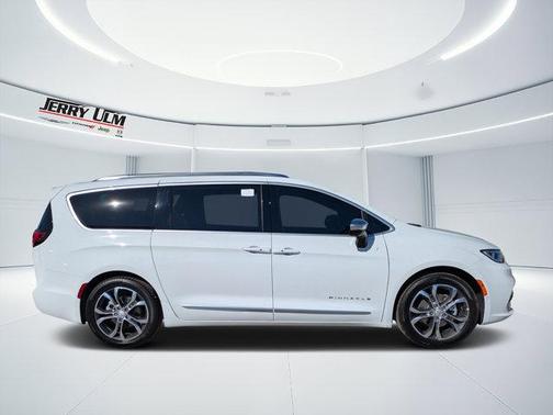 2026 Chrysler Pacifica Pinnacle