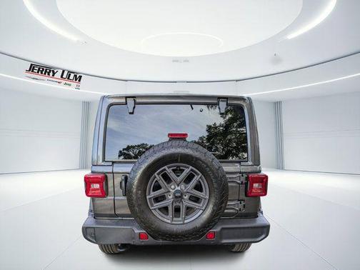 Granite Crystal Clearcoat Metallic 2026 Jeep Wrangler Sport