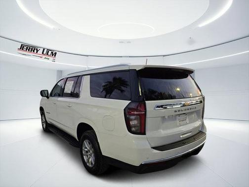 2023 Chevrolet Suburban LT