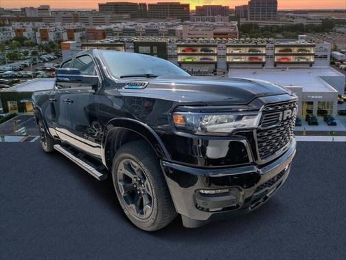 2025 RAM 1500 Big Horn Crew Cab 4x4 64' Box
