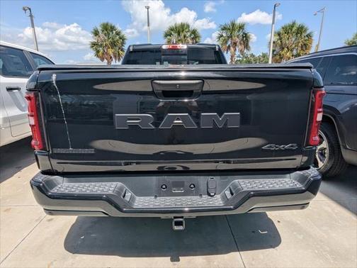 2025 RAM 1500 Big Horn Crew Cab 4x4 64' Box