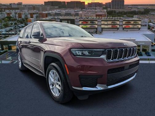 2023 Jeep Grand Cherokee L Laredo 4x2