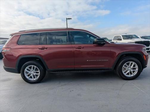 2023 Jeep Grand Cherokee L Laredo 4x2