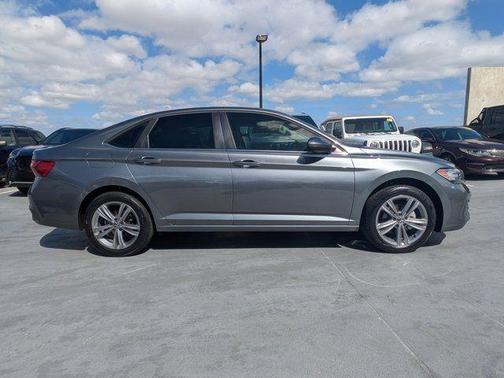 2022 Volkswagen Jetta 1.5T SE