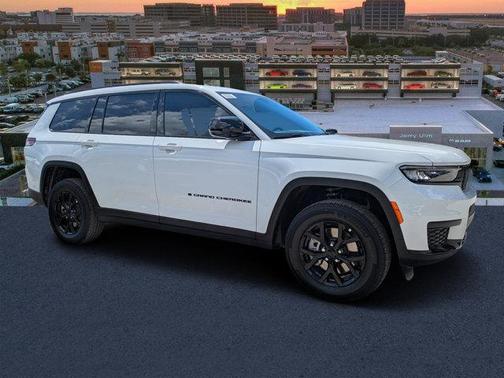 2025 Jeep Grand Cherokee L Laredo