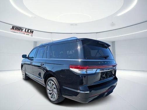 2023 Lincoln Navigator L Reserve