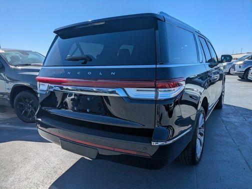 2023 Lincoln Navigator L Reserve