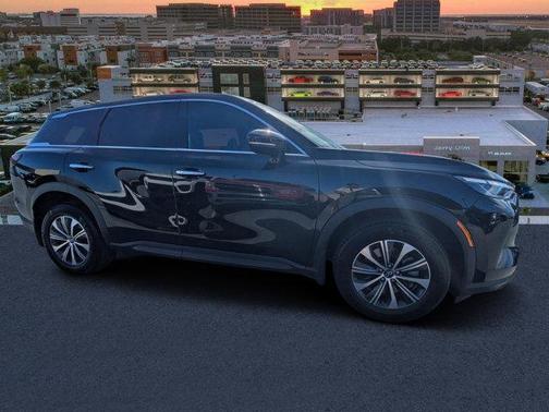 2023 INFINITI QX60 Pure
