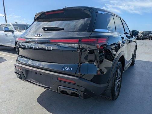 2023 INFINITI QX60 Pure