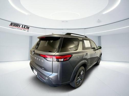 2023 Nissan Pathfinder SV