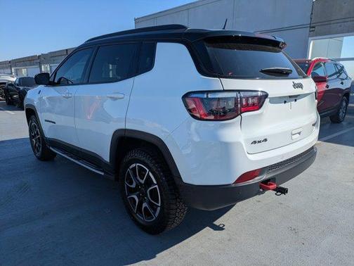 2025 Jeep Compass Trailhawk