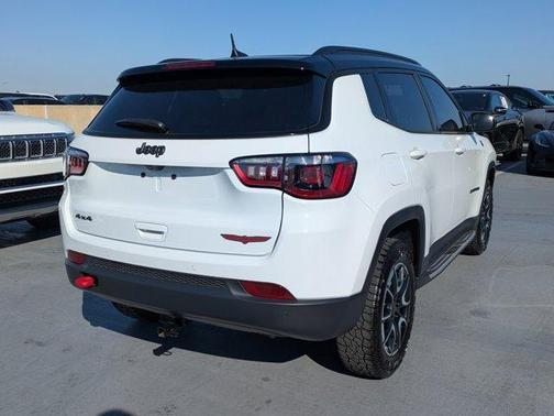 2025 Jeep Compass Trailhawk