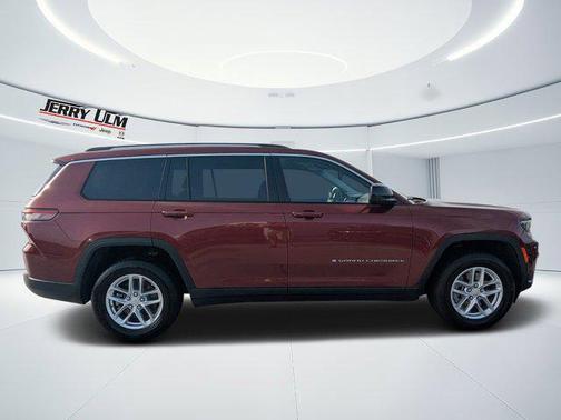 2023 Jeep Grand Cherokee L Laredo 4x2