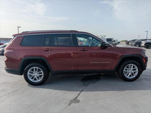 2023 Jeep Grand Cherokee L Laredo 4x2