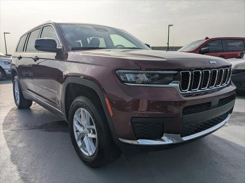 2023 Jeep Grand Cherokee L Laredo 4x2