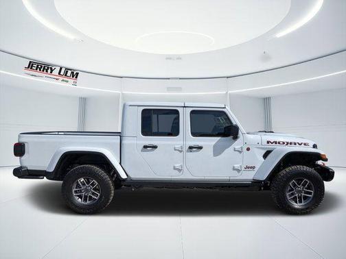 Bright White Clearcoat 2026 Jeep Gladiator Mojave