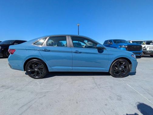 2025 Volkswagen Jetta 1.5T SE