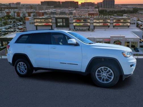 2019 Jeep Grand Cherokee Laredo E